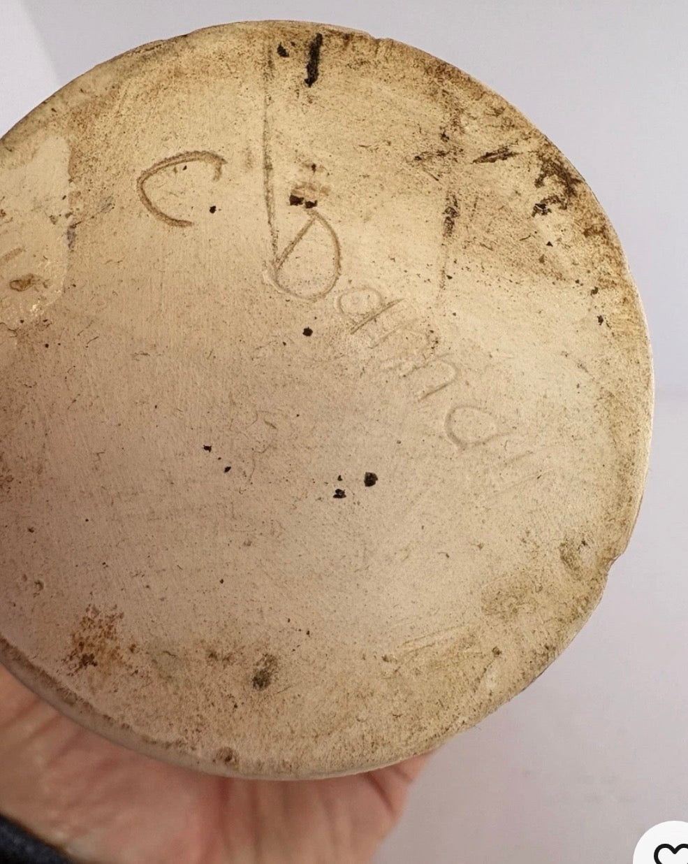 Japanese Vase/Earn With Embossed Mountain View.  P174