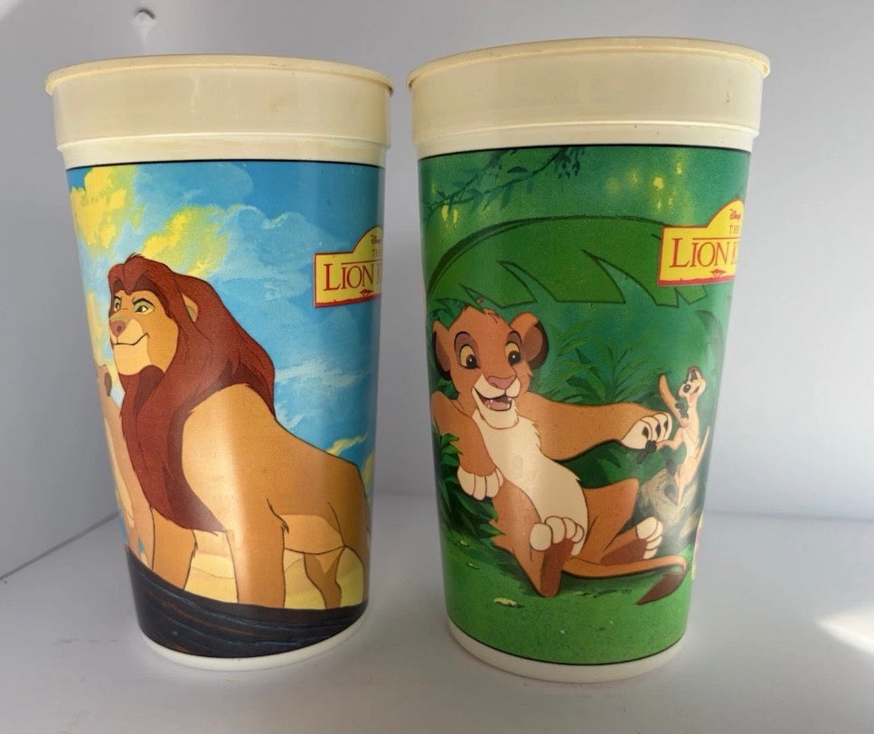 2 Burger King Vintage Plastic collectors Cups. P166