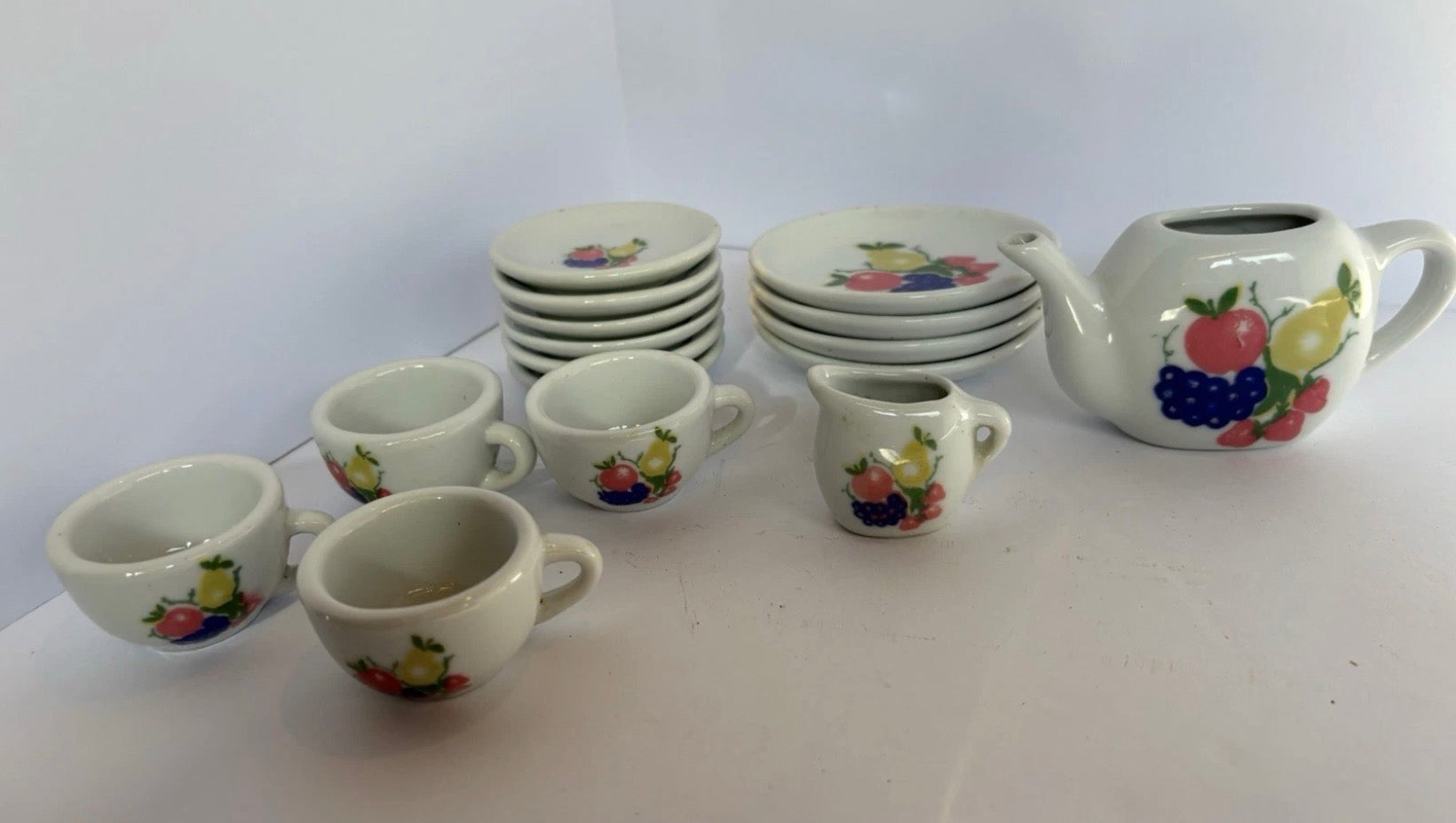 Vintage Childs Porcelain Tea Set 23 Pcs. Frantz Toys. P177