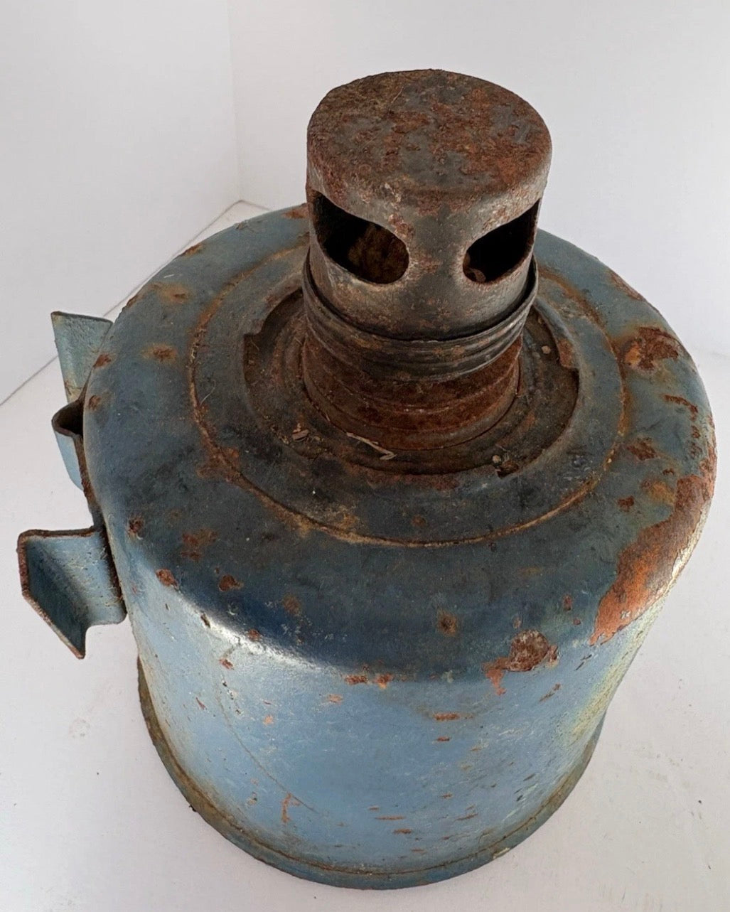 Vintage PRESSED STEEL Blue SMUDGE POT TRUCK FLARE P165
