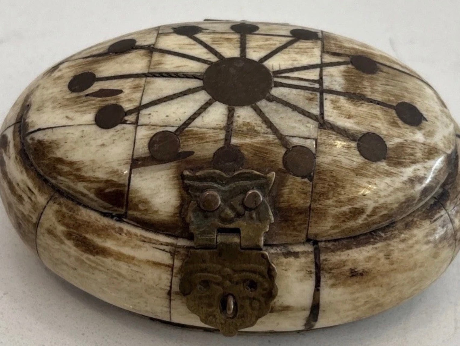 Vintage Handcrafted Camel Bone With Brass Inlay Oval Trinket/Stash Box P197