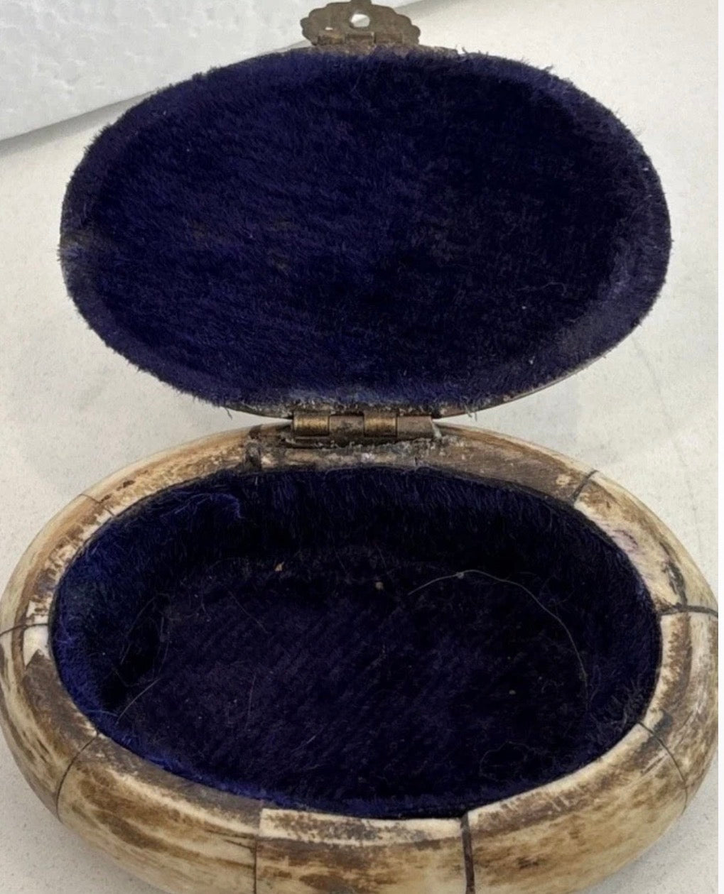 Vintage Handcrafted Camel Bone With Brass Inlay Oval Trinket/Stash Box P197