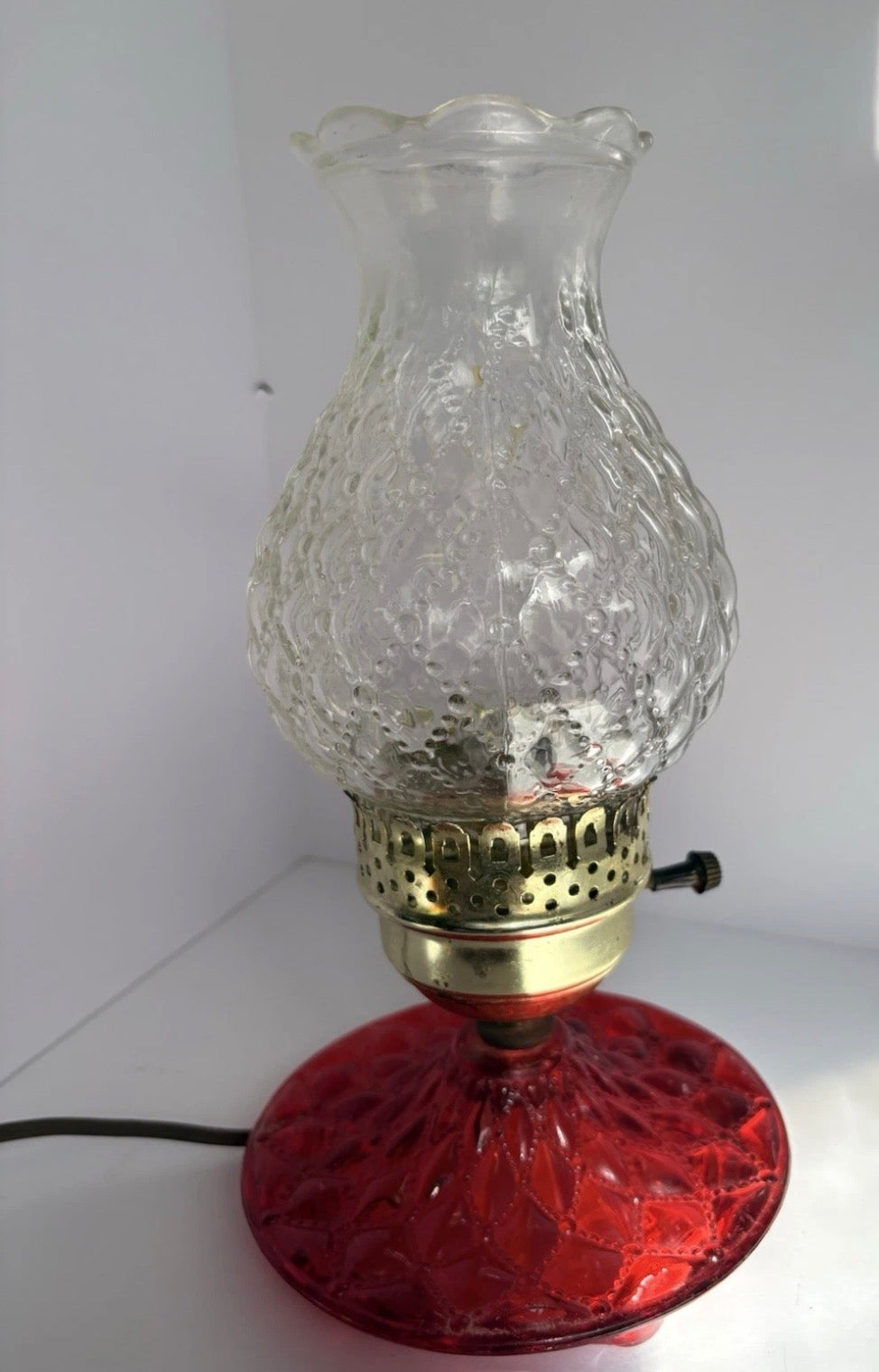 Vintage electric red hurricane lamp bottom clear top p154